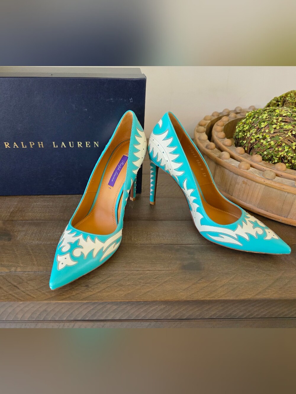Ralph Lauren Made In Italy Celia Western Pumps Aqua Cream Leather - EU 39 US 8